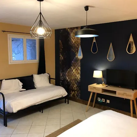 Le Domaine D Helant Bed & Breakfast *