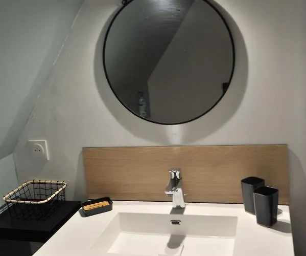 Le Domaine D Helant Couette-café 3*